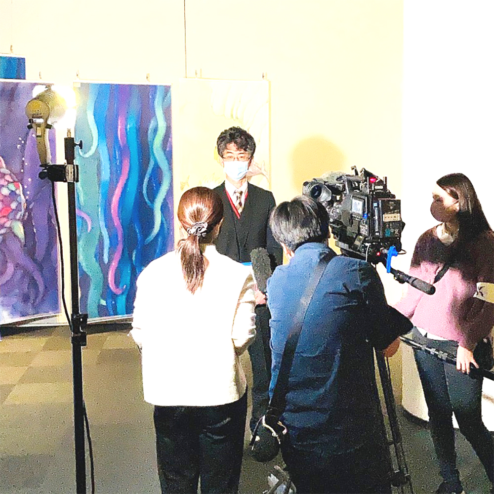 「にじいろのさかな原画展」が、NHK関西のニュースで紹介されました！